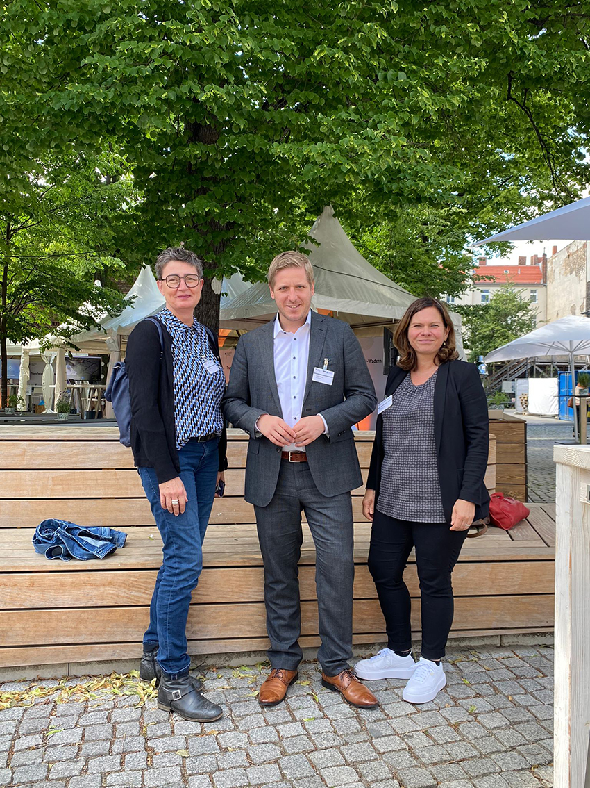 Landrat Markus Lamers mit Mitarbeiterinnen aus dem Bildungsbüro.